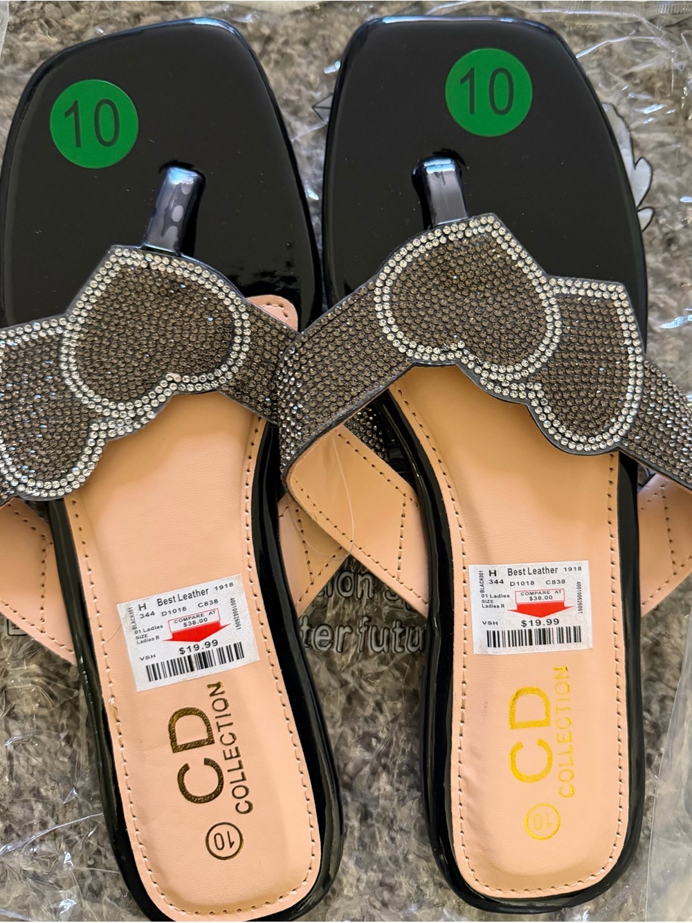 IC COLLECTION Black Rhinestone Heart Thong Sandals